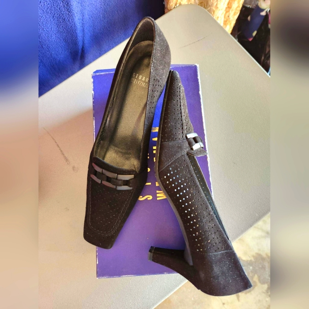 Black Stuart Weitzman pump, 8.0